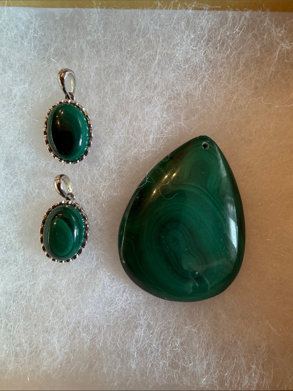 Green Malachite 1,Pendant and 2 pandas Set